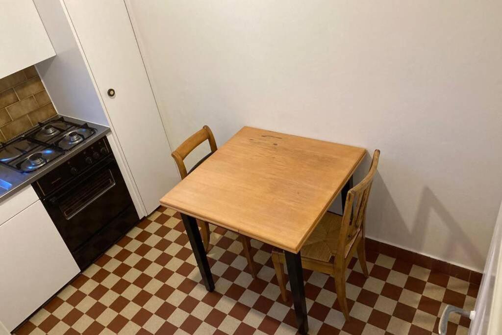 Joli 2 Pieces Dernier Etage, Lausanne Centre المظهر الخارجي الصورة